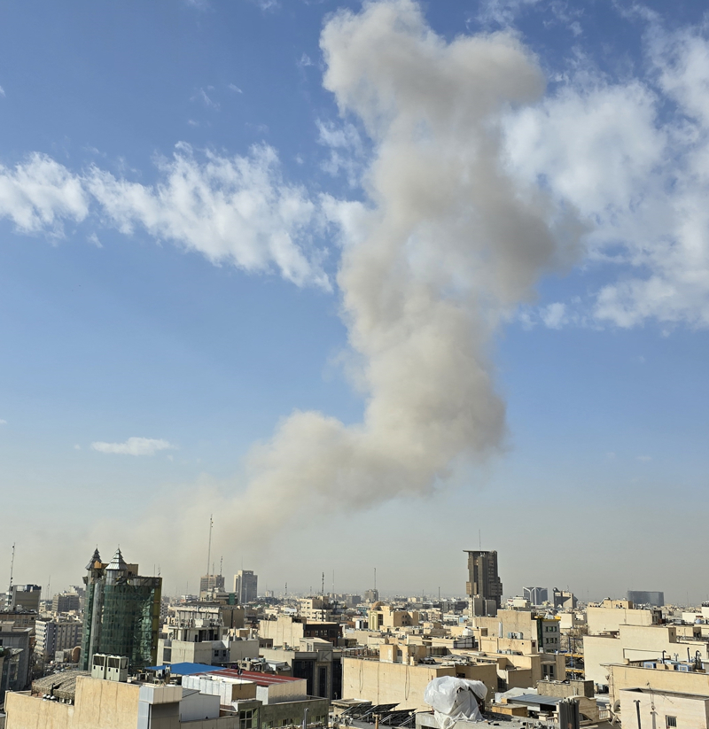 <p>Sald�r�lar kapsam�nda ba�kent Tahran, �sfahan, Kerec, Kum, Tebriz, Bu�ehr, Kirman�ah ve �lam kentleri hedef al�nd�.</p>