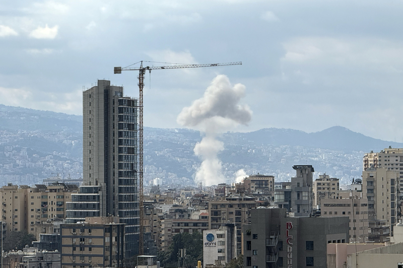 <p>�srail ordusundan yap�lan a��klamada, 'Beyrut'ta Hizbullah'a ait altyap�lara sald�r�lar ba�lat�ld���' ifade edildi.</p>