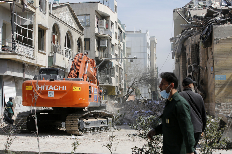 <p>Ali Hamaney'in vefat�n�n kendilerini y�ld�rmayaca��n� belirten ��retim g�revlisi, 'daha g��l� �ekilde m�cadele edecekleri' mesaj�n� verdi.</p>