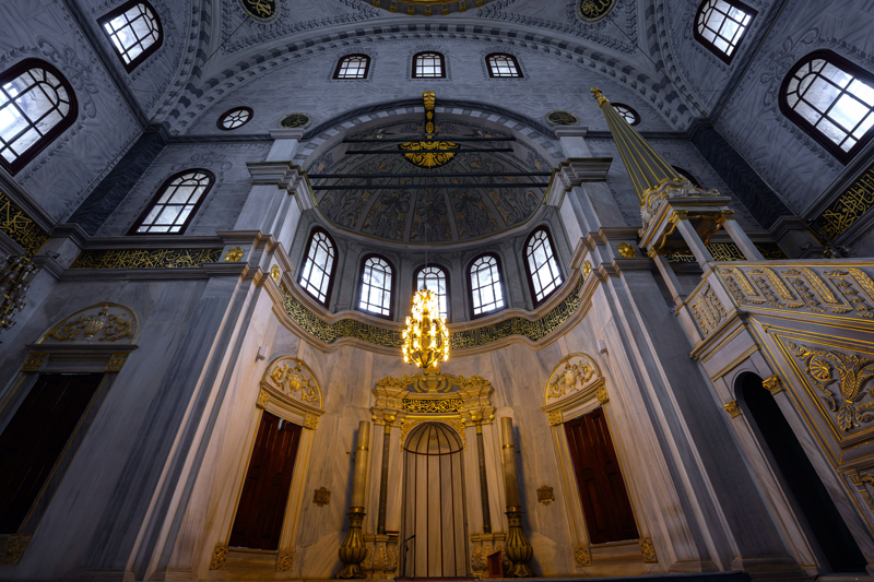 <p>Bu nedenle yap� yaln�zca ibadet mekan� de�il, ayn� zamanda d�nemin siyasi ve toplumsal d�n���m�n� simgeleyen bir eser olarak da de�erlendiriliyor.</p>