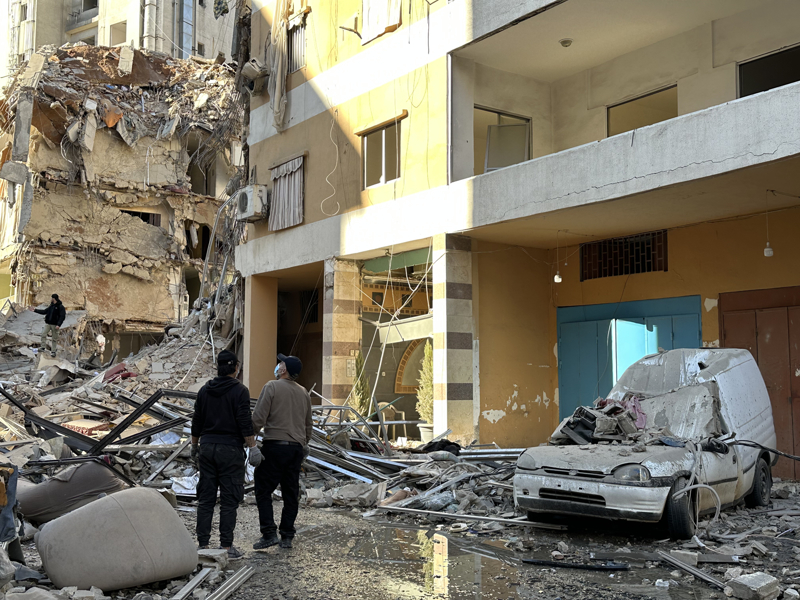 <p>�srail ordusu, L�bnan'da 2 Mart'ta ba�latt��� yo�un sald�r�lar�n� s�rd�r�yor.</p>