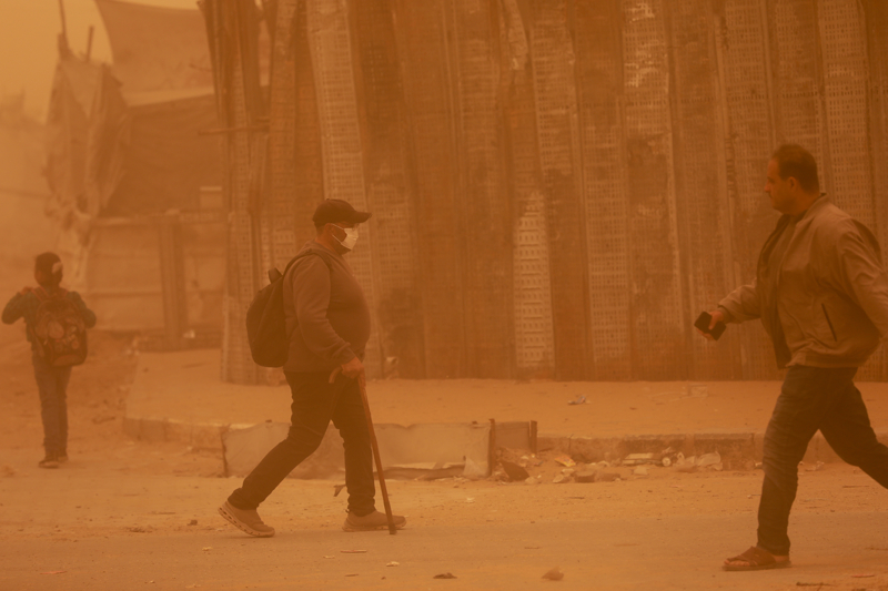 <p>Aral�k 2025'te Gazze'de etkili olan so�uk ve f�rt�nal� hava nedeniyle �srail'in zarar verdi�i binalar y�k�lm��, can kay�plar� ya�anm��t�.</p>