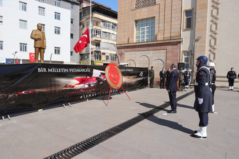 <p>Hakkari'de, 18 Mart �ehitleri Anma G�n� ve �anakkale Deniz Zaferi'nin 111. y�l d�n�m� dolay�s�yla t�ren d�zenlendi.</p>