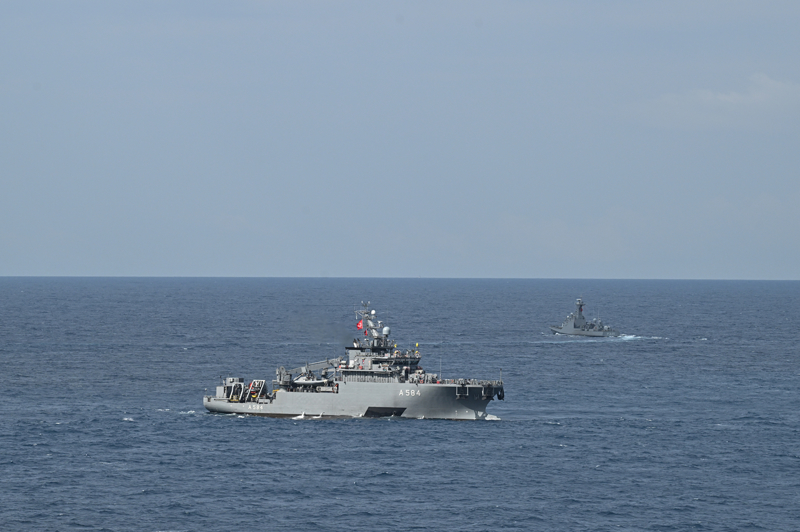 <p>Tatbikat kapsam�nda Bayraktar TB3 S�HA, TCG Anadolu'dan g�venli bir �ekilde kalk�� ve ini� yapt�.</p>