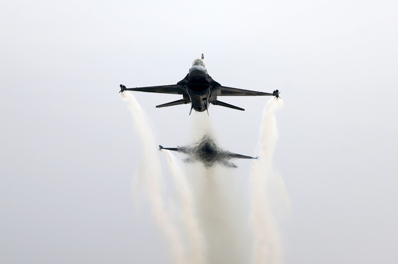 <p>İlk kez 15. yıla özel olarak iki uçakla gerçekleştirilen gösteri, izleyenlere unutulmaz anlar yaşattı.</p>