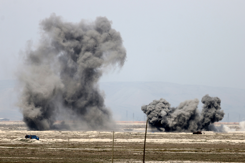 <p>Gerçeğe yakın harekat ortamında gerçekleştirilen tatbikatta, senaryo gereği düşman bölgesinde mahsur kalan personelin kurtarılmasına yönelik kritik aşamalar başarıyla tamamlandı.</p>