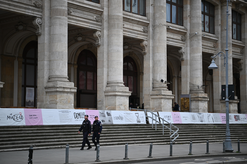 <p>Yakla��k M� 450 y�l�na tarihlenen eserlerin, antik Dakya medeniyetine ait oldu�u ifade edildi.</p>