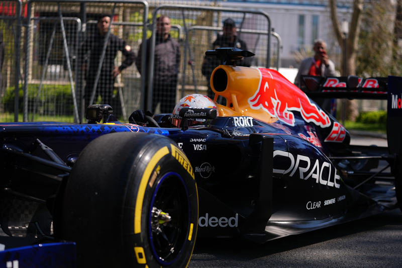 <p>Programda, Cumhurba�kanl��� �leti�im Ba�kan� Burhanettin Duran, �stanbul Valisi Davut G�l ve AK Parti �stanbul �l Ba�kan� Abdullah �zdemir de yer ald�.</p>