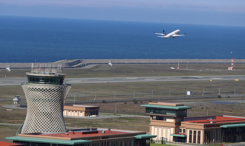 <p>Bayda�, ilave seferlerin ve turizm hareketlili�inin yolcu say�s�ndaki art��a katk� sa�lad���n�, yaz mevsiminde y�kseli�in daha da belirgin hale gelece�ini s�yledi.</p>