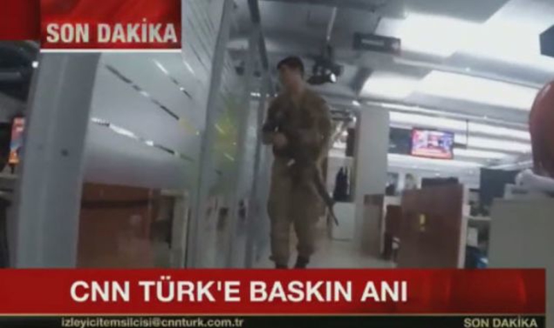 Cuntac�lar �zel televizyonlar�n da yay�nlar�n� kesmeye �al��t�.   
