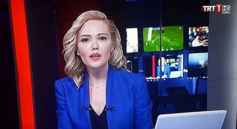Cuntac�lar�n zorla TRT'de bildiri okutmas�ndan sonra, Ankara halk� TRT'nin Oran'daki binas�n�n �n�ne y���ld�. TRT'nin �n�ndeki bulvar� kapatt�. Sonra da TRT'yi cuntac�lar�n elinden almak i�in harekete ge�ti.   