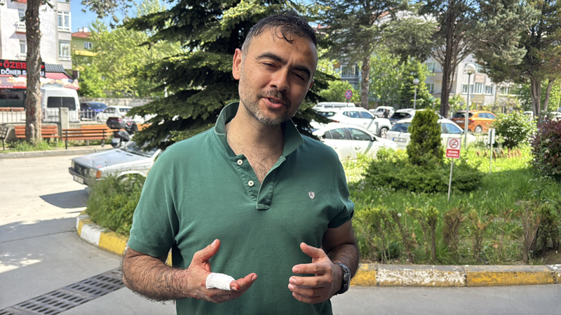 <p>Bolu'da Kurban Bayramı'nın ilk gününde kurban kesmeye çalışırken yaralanan 'acemi kasaplar' hastanelik oldu.</p>