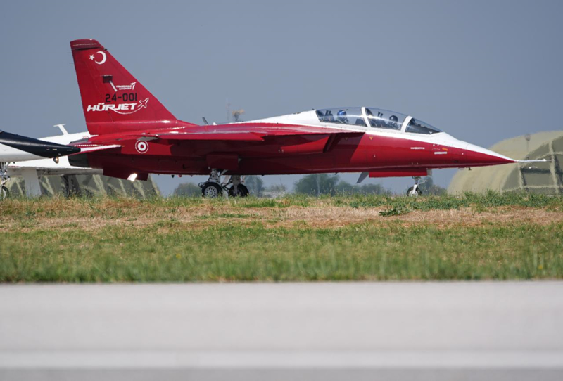 <p>Festivalde Türk Hava Kurumunun paraşüt atlayışları ile yerli ve milli genel maksat helikopteri GÖKBEY gösteri uçuşu yapıldı, Türk Yıldızları akrobasi timi gösteri sundu.</p>
