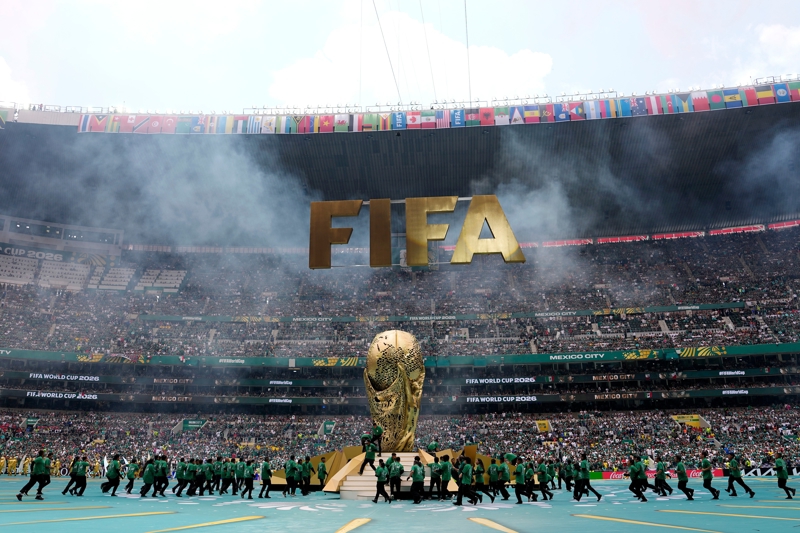 <p>FIFA'nın daha önce duyurusunu yaptığı yeni maç önü seremonisi Meksika-Güney Afrika karşılaşmasında gerçekleştirildi.</p>