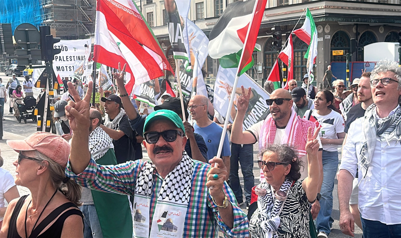 <p>Filistin, İran ve Lübnan bayraklarıyla şehir merkezine doğru yürüyen göstericiler, 'Soykırımı durdurun', 'Filistin ve Lübnan saldırıları durdurulsun' ve 'Faşist İsrail' yazılı döviz ve pankartlar taşıdı.</p>