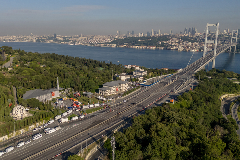 <p>15 Temmuz Demokrasi ve Milli Birlik Günü kapsamında Zincirlikuyu'dan başlayan anma yürüyüşü havadan görüntülendi.</p>