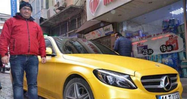 Taksici Hikmet Dede, 'Bazlar ald kendi cebine koydu ama cumhurbakanmz sa olsun bize datt.  