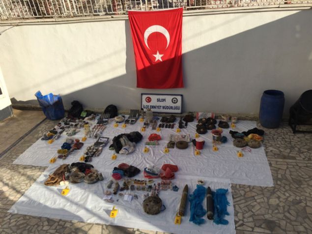  �ok miktarda d�zenek haline getirilmi� elektronik devreler, ele ge�irildi. <br><br> Kaynak: Ankara Star    