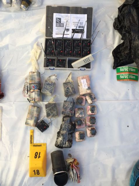  18 Yakla��k (5) kg a��rl���nda �zerinde fabrikasyon olarak yaz�lm�� PE-4A (A4) plastik patlay�c�    