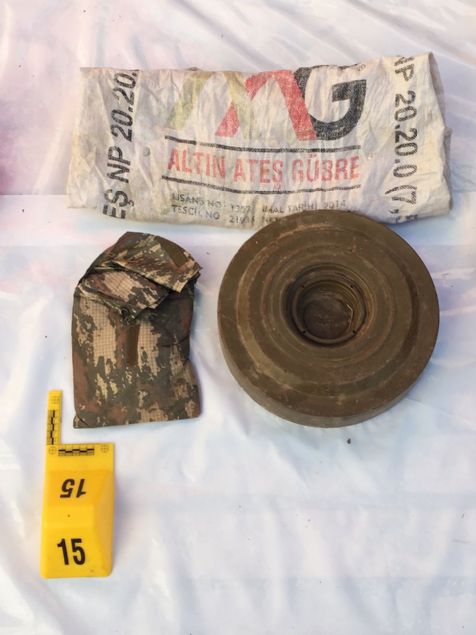  1 adet AK-47 uzun namlulu piyade t�fe�i<br><br>   AK-47 uzun namlulu piyade t�fe�i ait (6) adet dolu �arj�r       