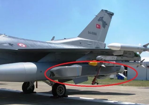 Dier versiyonlarda bulunan zelliklerin yannda SOM-J fzesinde zrh delici zellik mevcut.   