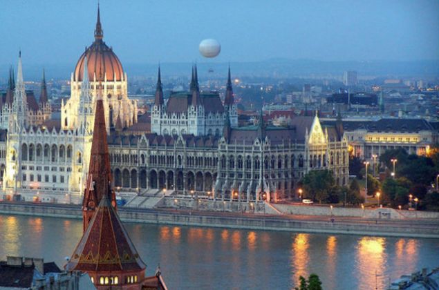 Avusturya'da 6-10 milyon Euro�luk risk sermayesi yat�r�m� gerekiyor. Vak�flara 2 milyon Euro�luk ba���lar kar��l���nda da vatanda�l�k hakk� veriliyor   