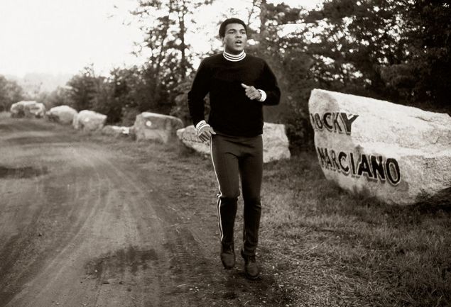 O kadar hzlym ki, odamda  sndrmeye kalktmda, k snmeden oturduum yere dnebiliyorum..  