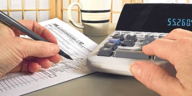   B�ylece 30 y�ldan fazla hizmeti olan ancak ikramiyesini 30 y�l �zerinden alan 400 bin memur emeklisine ek ikramiye �denecek.  