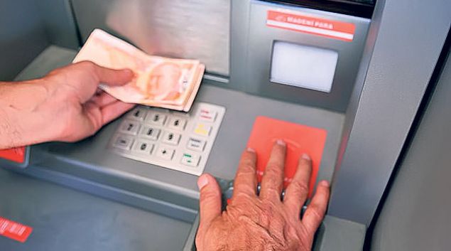 Emekliler, hangi banka promosyon protokol�ne imza atm��sa, maa��n� o bankaya ta��yacak.    