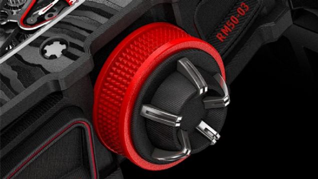 McLaren-Honda F1 ara�lar�ndaki s�spansiyon yap�s�ndan ilham alan saat, d�nya genelinde sadece 75 adet �retilecek 