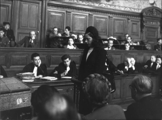 Polis evin iinde bulunan kmr ocann iinde yaklm insan uzuvlarn tespit etti. Yaklm onlarca insann klleri evin iinde bulundu.       