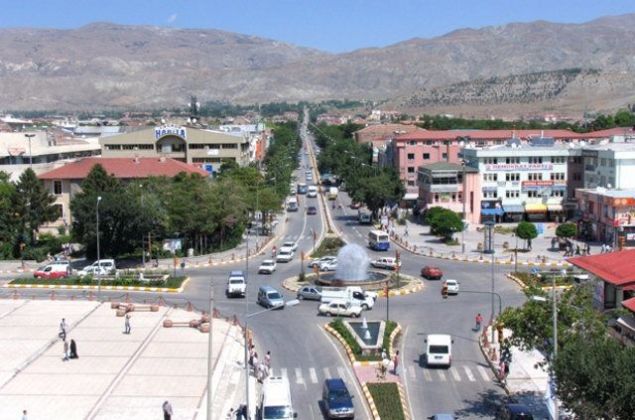 Erzincan    2015 n�fusu: 222.918 ki�i.    2016 n�fusu: 226.032 ki�i.    De�i�im(%): 1,39 