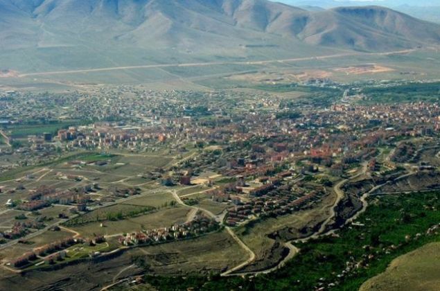 Ni�de    2015 n�fusu: 346.114 ki�i.    2016 n�fusu: 351.468 ki�i.    De�i�im(%): 1,54 