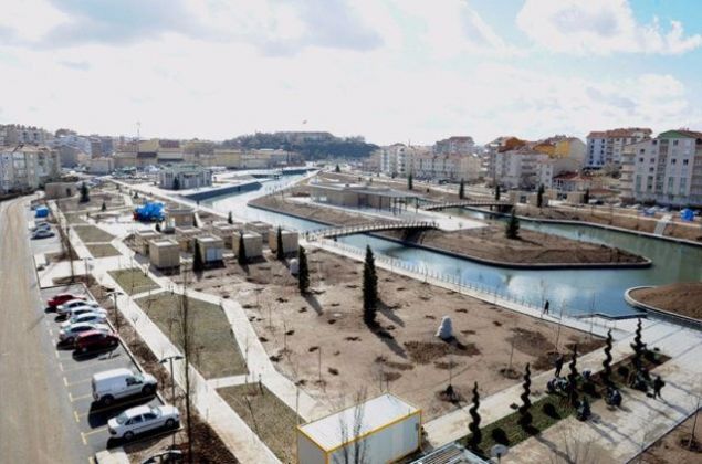 K�r�ehir    2015 n�fusu: 225.562 ki�i.    2016 n�fusu: 229.975 ki�i.    De�i�im(%): 1,95 