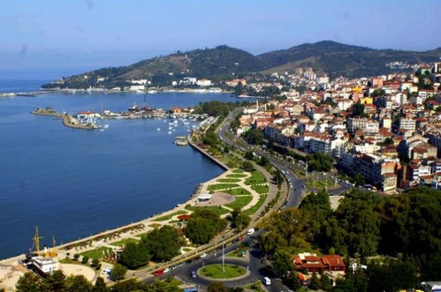 Zonguldak    2015 n�fusu: 595.907 ki�i.    2016 n�fusu: 597.524 ki�i.    De�i�im(%): 0,27 