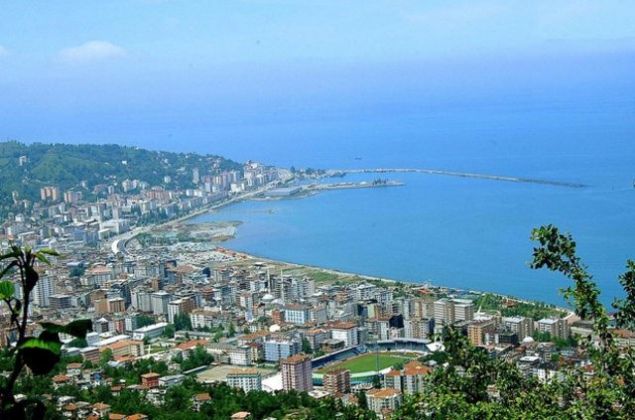 Rize    2015 n�fusu: 328.979 ki�i.    2016 n�fusu: 331.048 ki�i.    De�i�im(%): 0,62 