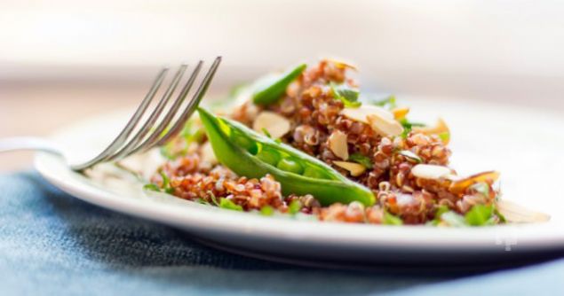 K�rm�z�, beyaz ve siyah olmak �zere kinoan�n �� ayr� rengi bulunuyor.  