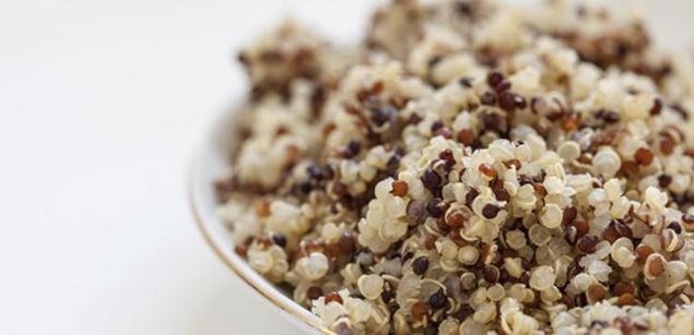 Buna ge�ici bir ��z�m bulmak i�in sat�n ald���n�z firmayla ileti�ime ge�ip bu konuda bilgi alabilirsiniz ya da deneyip v�cudunuzdaki tepkileri g�zlemleyerek ba�ka bir marka ya da renk (k�rm�z�, beyaz ya da siyah) kinoa deneyebilirsiniz.  