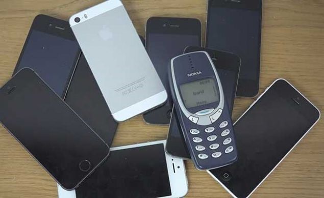 Tarihin en g�venilir ve dayan�kl� telefonu olarak d���n�len Nokia 3310 milyonlarca kullan�c�n�n da g�nl�nde yer etti. 
