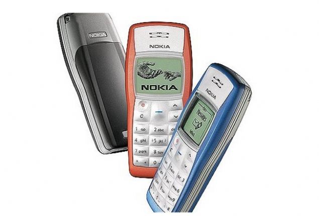 Microsoft�un Eyl�l (2013) ba��nda 7.2 milyar dolara sat�n ald��� Nokia, bir zamanlar cep telefonu d�nyas�n�n rakip tan�mayan devlerinden biriydi. Nokia�n�n ge�mi�te en �ok satan telefonlar�, bu ba�ar�n�n en b�y�k g�stergesi. 2003 y�l�nda piyasaya s�r�len Nokia 1100, d�nya genelinde 250 milyon satarak cep telefonu tarihinin en �ok satan cihazlar�ndan biri oldu. 