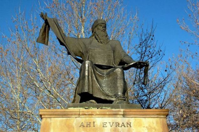 50. KIREHR - Ahi Evran Heykeli   