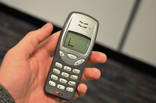  Nokia 3210     Dahili haf�zas�: 40 MB  