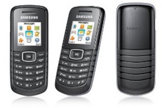 Samsung E1100     A��rl�k: 79 gram   