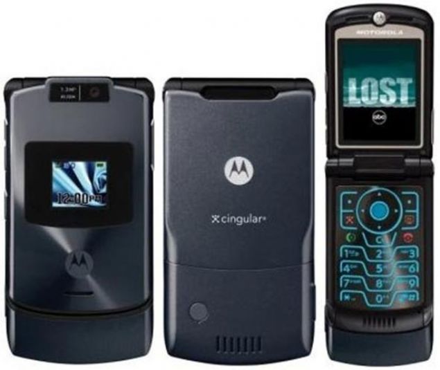 Motorola RAZR V3     Kamera: 0.3 MP   