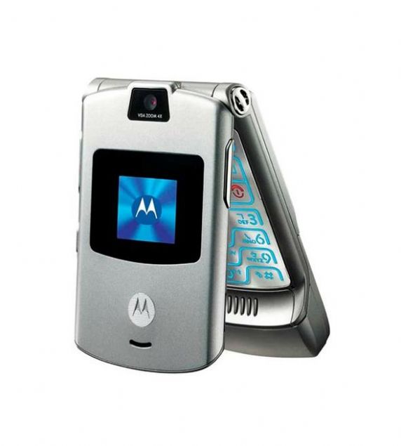Motorola RAZR V3     Boyut: 98 x 53 x 13.9 mm   