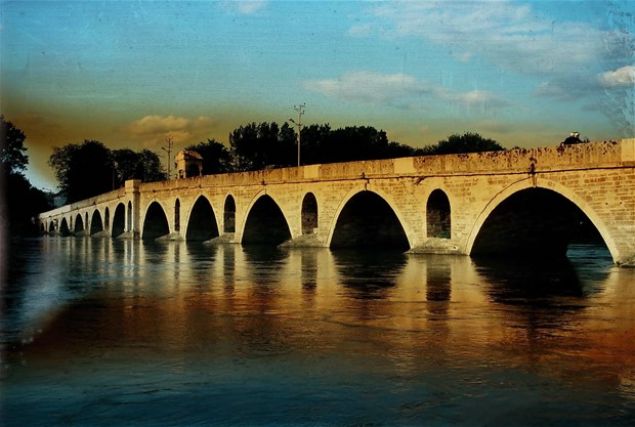 Edirne    FB: % 37  GS: % 35  BJK: % 22  