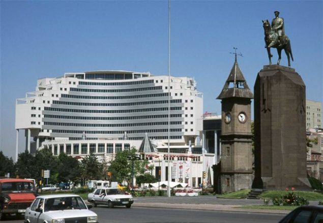 Kayseri    GS: % 39  FB: % 27  Kayserispor: % 15  