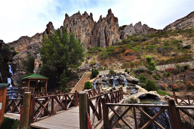 Malatya    GS: % 37  FB: % 24  Malatyaspor: % 20  