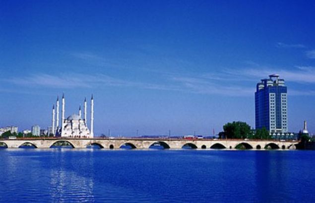 Adana    GS: % 39  FB: % 22  BJK: % 18  