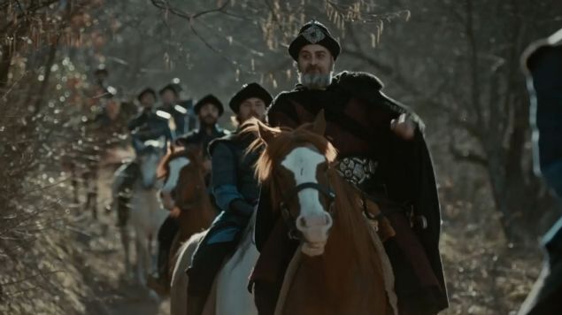 Akl� Helena'da olan Bams� zafiyet g�stermi� yara alm��t�r. �imdi b�y�k bir zorluk i�indedir. Acaba kurtulabilecek midir?    